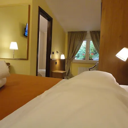 Отель Arimannia